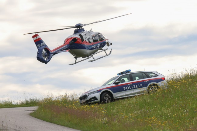 Paragleitunfall: Paragleiter am Ziehberg in Inzersdorf im Kremstal vom Baum gerettet