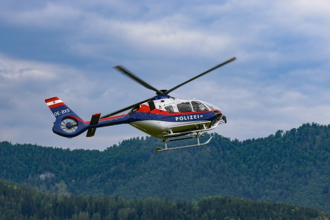 Paragleitunfall: Paragleiter am Ziehberg in Inzersdorf im Kremstal vom Baum gerettet