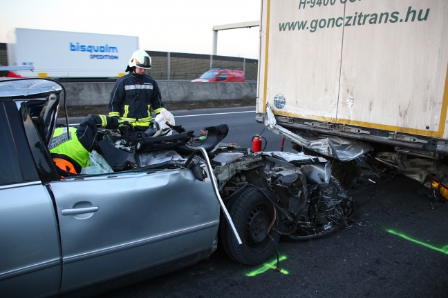 Schwerer Crash auf der Innkreisautobahn fordert einen Schwerverletzten