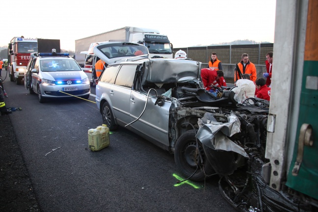 Schwerer Crash auf der Innkreisautobahn fordert einen Schwerverletzten