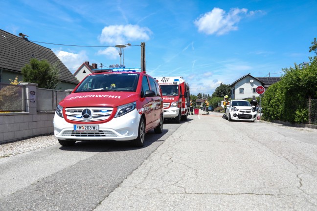 Aufräumarbeiten nach Kreuzungscrash in Marchtrenk