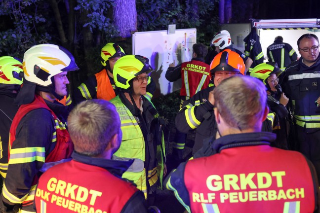 Vollbrand eines Bauernsacherls in Waizenkirchen sorgt fr Groeinsatz von zwlf Feuerwehren