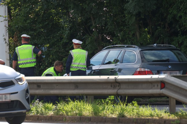 Person in einem Kreuzungsbereich in Wels-Schafwiesen von Auto erfasst und verletzt