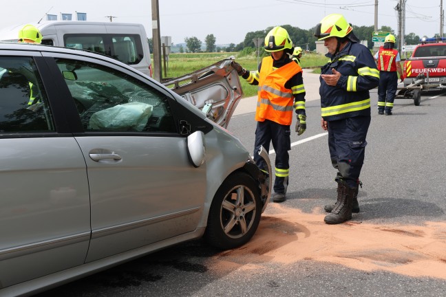Mittagessen gerettet: Auffahrunfall mit drei beteiligten Fahrzeugen auf Eferdinger Strae in Alkoven