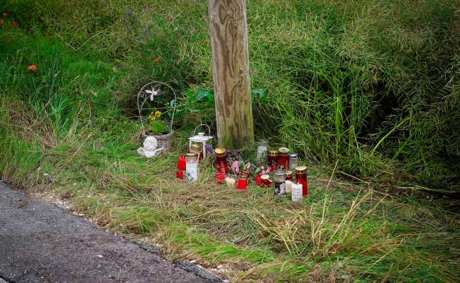 Motorradlenker (18) in Feldkirchen bei Mattighofen mit Motorrad tödlich verunglückt