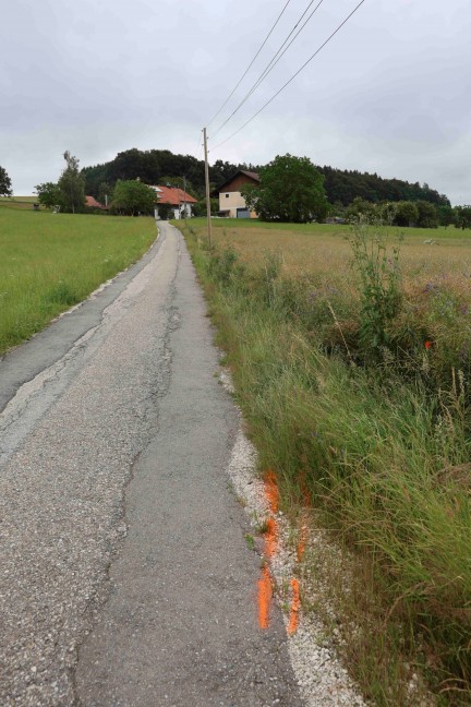 Motorradlenker (18) in Feldkirchen bei Mattighofen mit Motorrad tödlich verunglückt