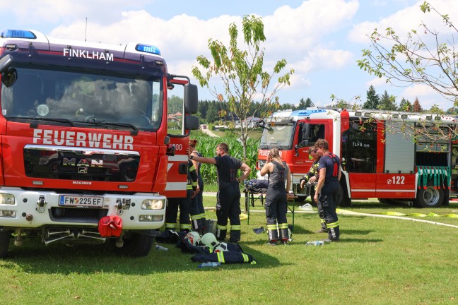 Grobrand: 17 Feuerwehren bei Brand eines Bauernhofes in St. Marienkirchen an der Polsenz im Einsatz