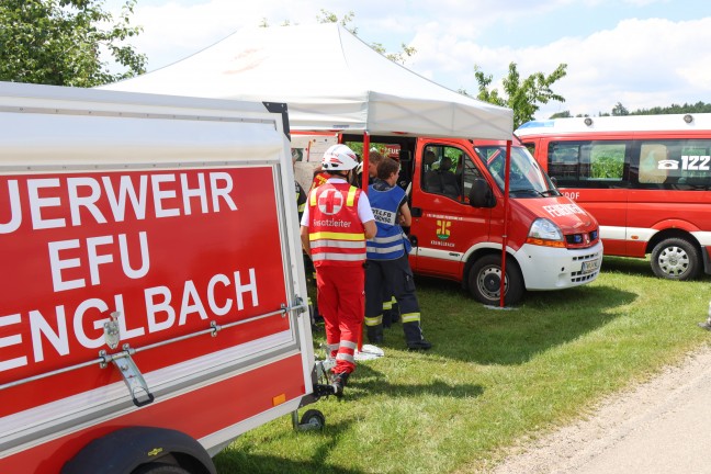 Grobrand: 17 Feuerwehren bei Brand eines Bauernhofes in St. Marienkirchen an der Polsenz im Einsatz