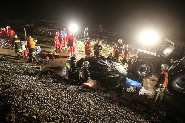 Feuerwehr und Rotes Kreuz bten in Sipbachzell gemeinsam fr den Ernstfall