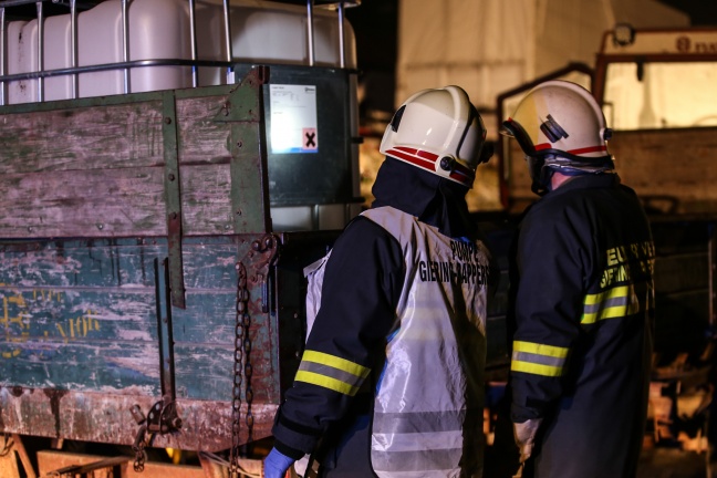 Feuerwehr und Rotes Kreuz bten in Sipbachzell gemeinsam fr den Ernstfall