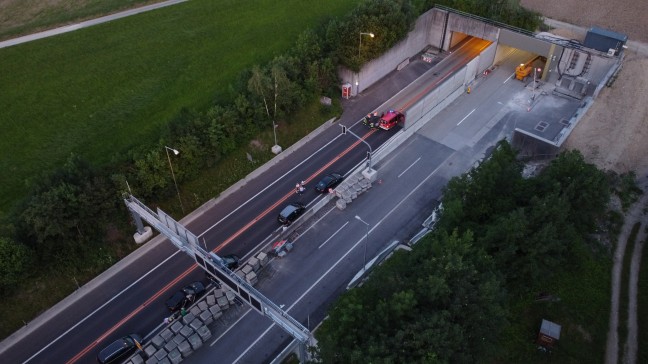 Einsatz nach internem Notfall im Tunnel Ottsdorf auf Pyhrnautobahn in Micheldorf in Obersterreich