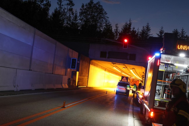 Einsatz nach internem Notfall im Tunnel Ottsdorf auf Pyhrnautobahn in Micheldorf in Obersterreich