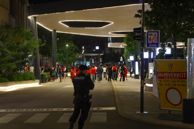 Innenstadt teils abgeriegelt: Groe Polizeiprsenz rund um Fuball-Europameister-Achtelfinale