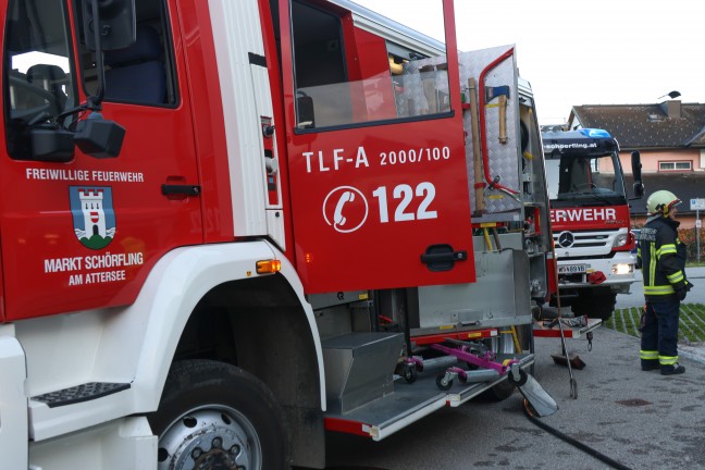 Schrfling am Attersee: Brand eines PKW in einer Tiefgarage eines Mehrparteienwohnhauses