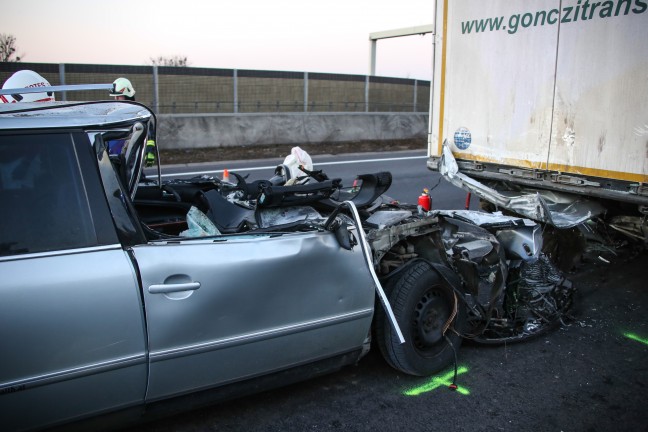 21-Jähriger nach schwerem Verkehrsunfall auf der Innkreisautobahn im Krankenhaus verstorben