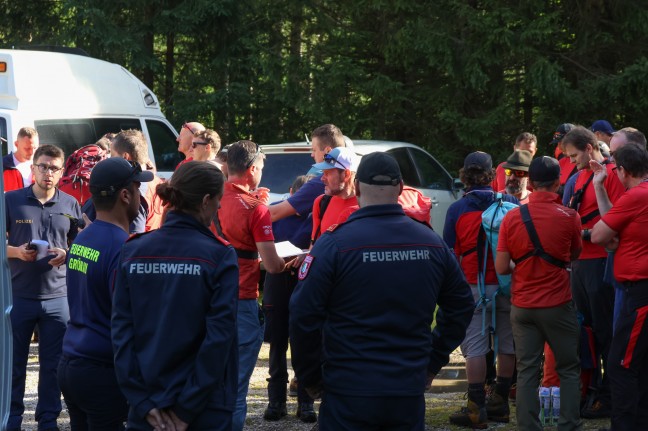 Suchaktion nach vermisster Bergwanderin (64) in Grnau im Almtal mit Groaufgebot fortgesetzt