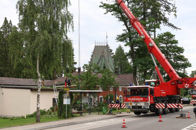 Sturmschden: Umfangreiche Aufrumarbeiten nach heftigem Unwetter in Ried im Innkreis