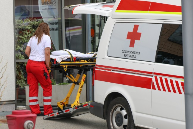 Unwetterschden: Alten- und Pflegeheim in Zell an der Pram mit Groaufgebot gerumt