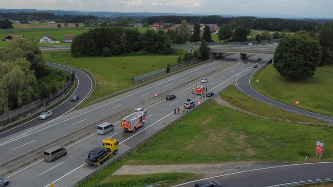 Auffahrunfall auf Westautobahn bei Regau lste kurzzeitig greren Einsatz aus