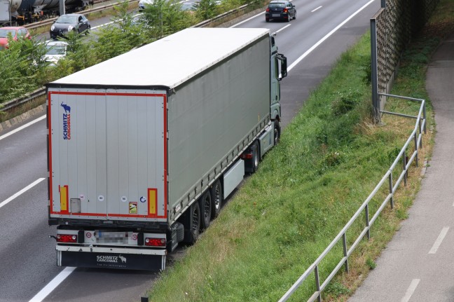 Person auf Mhlkreisautobahn in Linz-Kaplanhof von LKW erfasst und dabei tdlich verletzt
