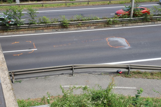 Person auf Mhlkreisautobahn in Linz-Kaplanhof von LKW erfasst und dabei tdlich verletzt