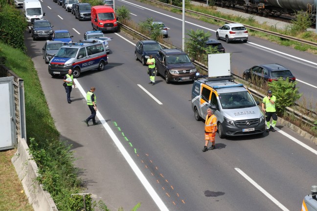Person auf Mhlkreisautobahn in Linz-Kaplanhof von LKW erfasst und dabei tdlich verletzt