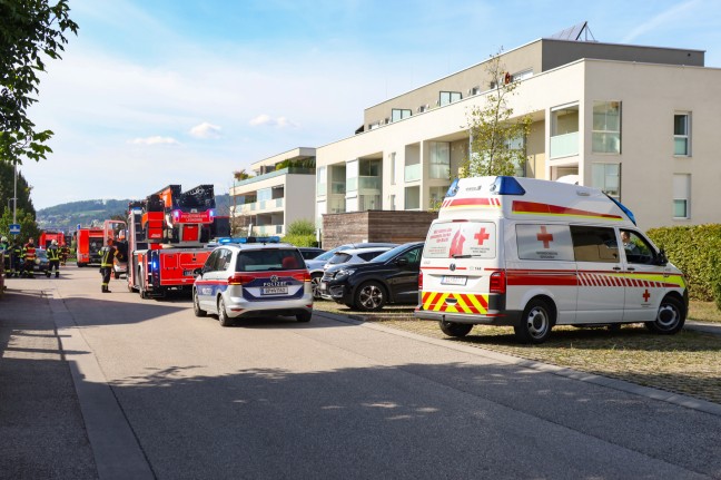 Ausgedehnter Wohnungsbrand in einer Wohnanlage in Leonding sorgte fr Einsatz dreier Feuerwehren