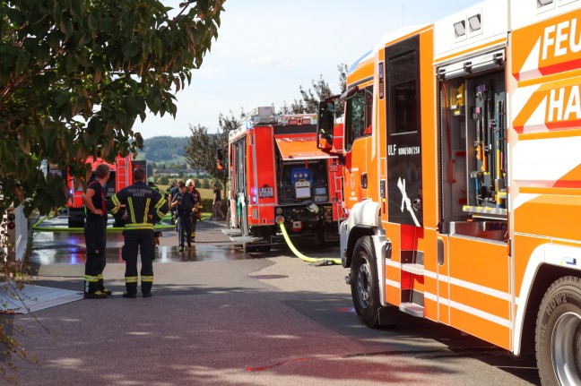 Ausgedehnter Wohnungsbrand in einer Wohnanlage in Leonding sorgte fr Einsatz dreier Feuerwehren