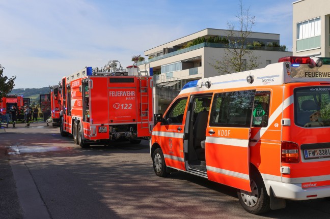 Ausgedehnter Wohnungsbrand in einer Wohnanlage in Leonding sorgte fr Einsatz dreier Feuerwehren