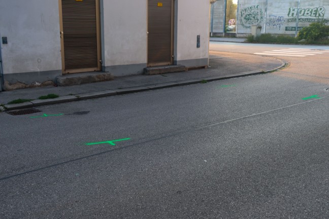 Schwer verletzt: Rollstuhlfahrerin bei Verkehrsunfall in Wels-Pernau von LKW erfasst