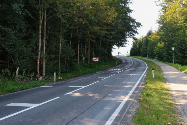 Tdlicher Verkehrsunfall: Autolenker (29) bei PKW-berschlag in Tiefgraben aus Fahrzeug geschleudert