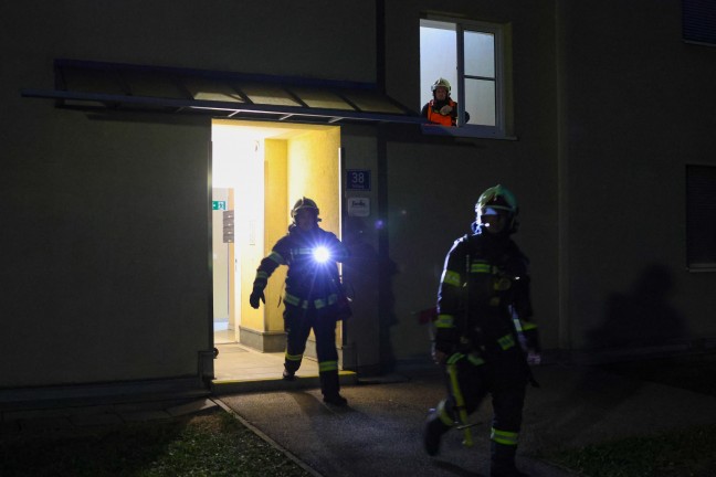 Optische Tuschung durch Kerze lste kurzzeitigen Einsatz der Feuerwehr in Wels-Neustadt aus