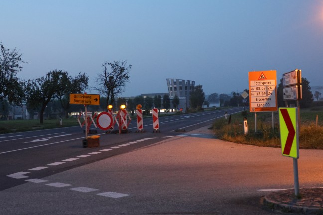 Brckenbaustelle bersehen: Verkehrsunfall auf Innviertler Strae bei Taufkirchen an der Trattnach