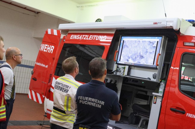 Erleichterung: Abgngiger Pensionist (82) spazierte bei Suchaktion in Attnang-Puchheim zur Feuerwehr