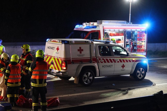 Geisterfahrerunfall: Autolenker (19) bei Frontalcrash auf Westautobahn in Vorchdorf tdlich verletzt