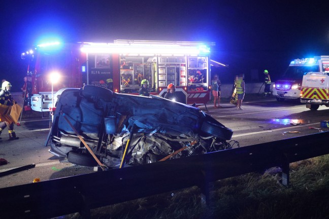 Geisterfahrerunfall: Autolenker (19) bei Frontalcrash auf Westautobahn in Vorchdorf tdlich verletzt