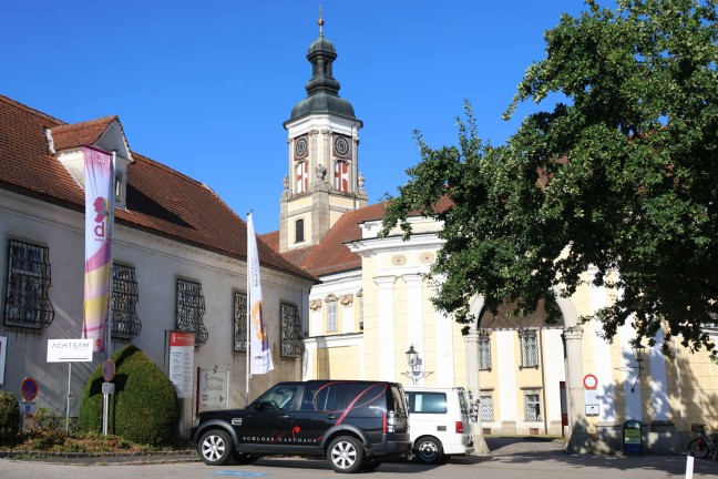 Bombendrohung gegen Stift in St. Florian: Polizeieinsatz nach Drohung im Literaturgarten-Gstebuch