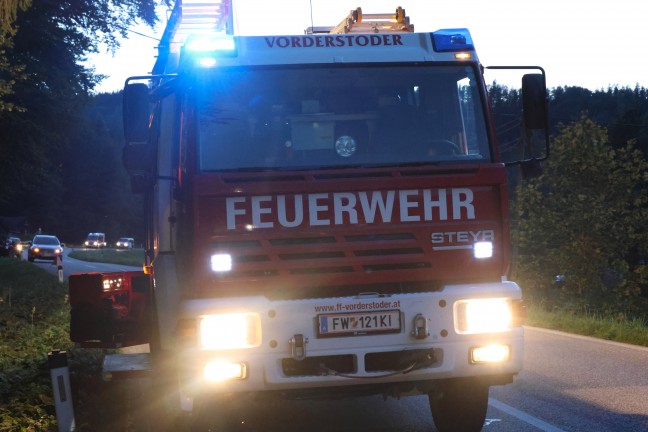 Schwer verletzt: Auto bei Verkehrsunfall in Vorderstoder gegen Brckengelnder gekracht