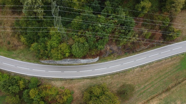 Zwei Todesopfer (37 und 43) bei Motorradsturz auf Mhllackener Strae in Feldkirchen an der Donau