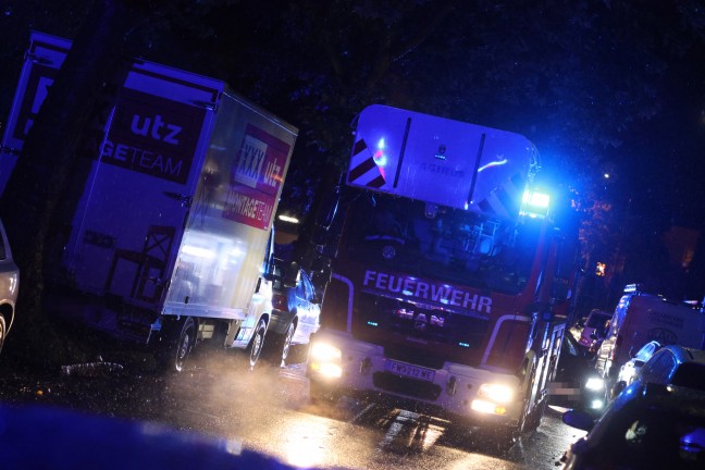 Brett angebrannt: Einsatz der Feuerwehr nach Rauchentwicklung in einer Wohnung in Wels-Lichtenegg