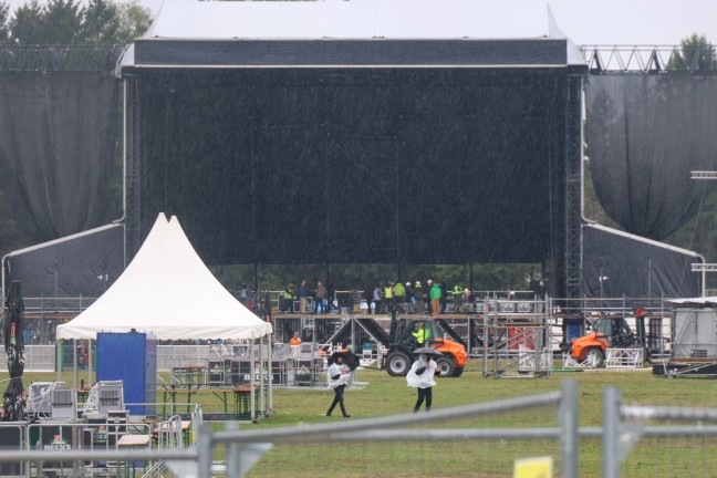 Konzert abgesagt: "Bhse Onkelz"-Konzert in Wels fllt wegen Starkregen sprichwrtlich ins Wasser
