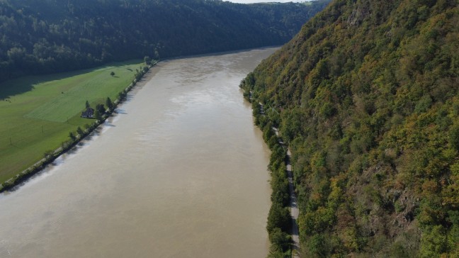 Personenrettung: Lenkerin eines E-Bikes bei Sturz in Haibach ob der Donau schwer verletzt