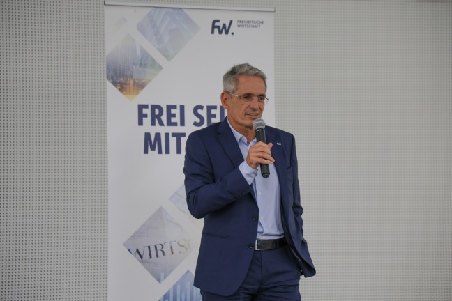 Betriebsbesichtigung bei Felbermayr: Groes Interesse an groem und bekanntem Welser Unternehmen