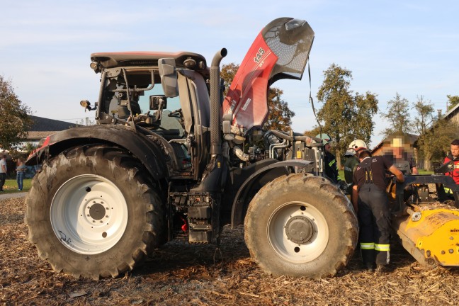 Traktorbrand auf einem Feld in Bad Wimsbach-Neydharting sorgte fr Einsatz zweier Feuerwehren