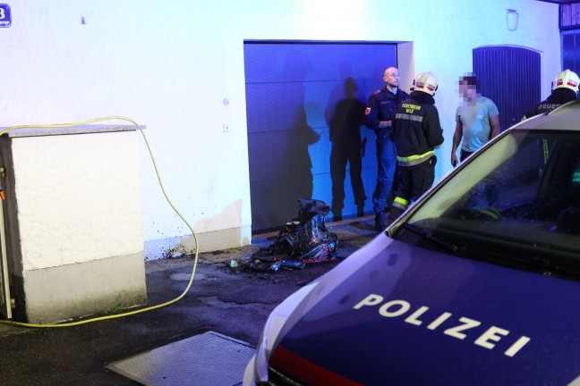 Brand einer Altpapiertonne in Wels-Lichtenegg schnell gelscht