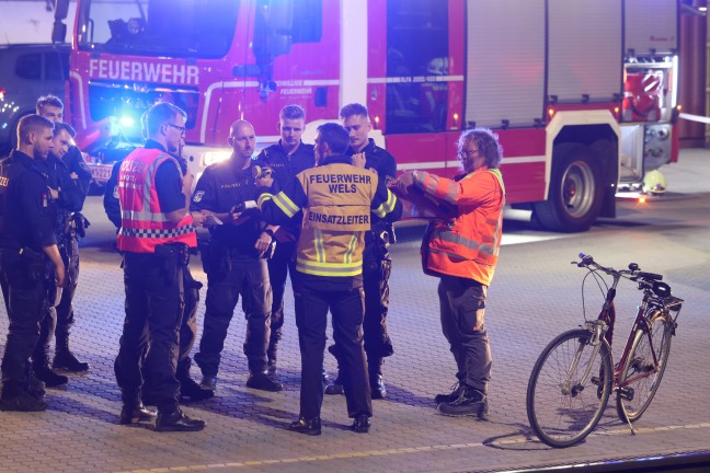 Schadstoffaustritt: Beschdigter Tankcontainer im Bereich des BB-Terminals in Wels-Puchberg