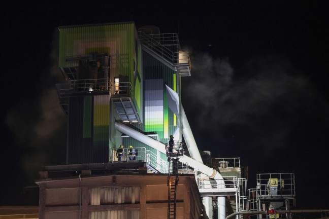 Brand im Bereich einer Filteranlage eines Zementwerks in Kirchdorf an der Krems