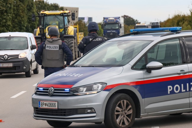 Bankberfall: Alarmfahndung nach bewaffnetem Raubberfall auf Bankfiliale in Linz-Urfahr