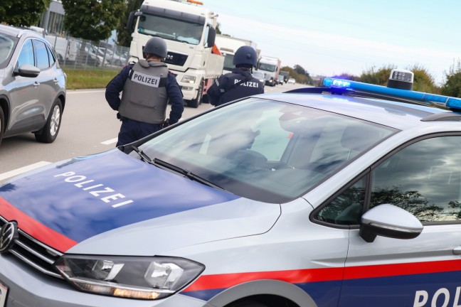 Bankberfall: Alarmfahndung nach bewaffnetem Raubberfall auf Bankfiliale in Linz-Urfahr