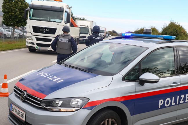 Bankberfall: Alarmfahndung nach bewaffnetem Raubberfall auf Bankfiliale in Linz-Urfahr